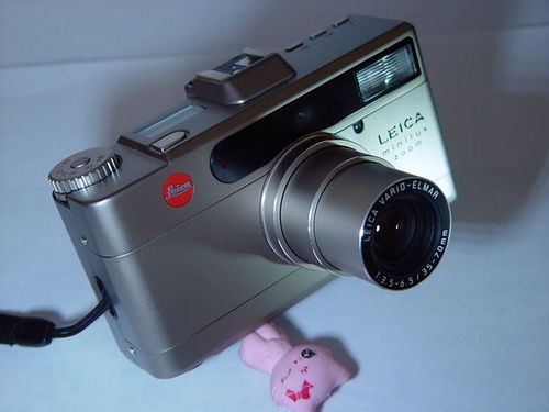 徠卡Minilux Zoom 35mm AF旁軸膠片相機 九成新，續寫攝影經典